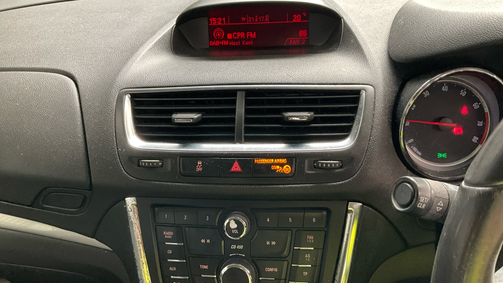 2015 64 Vauxhall Mokka 1.4cc Petrol Automatic 5 Doors White 92k Miles - Image 12