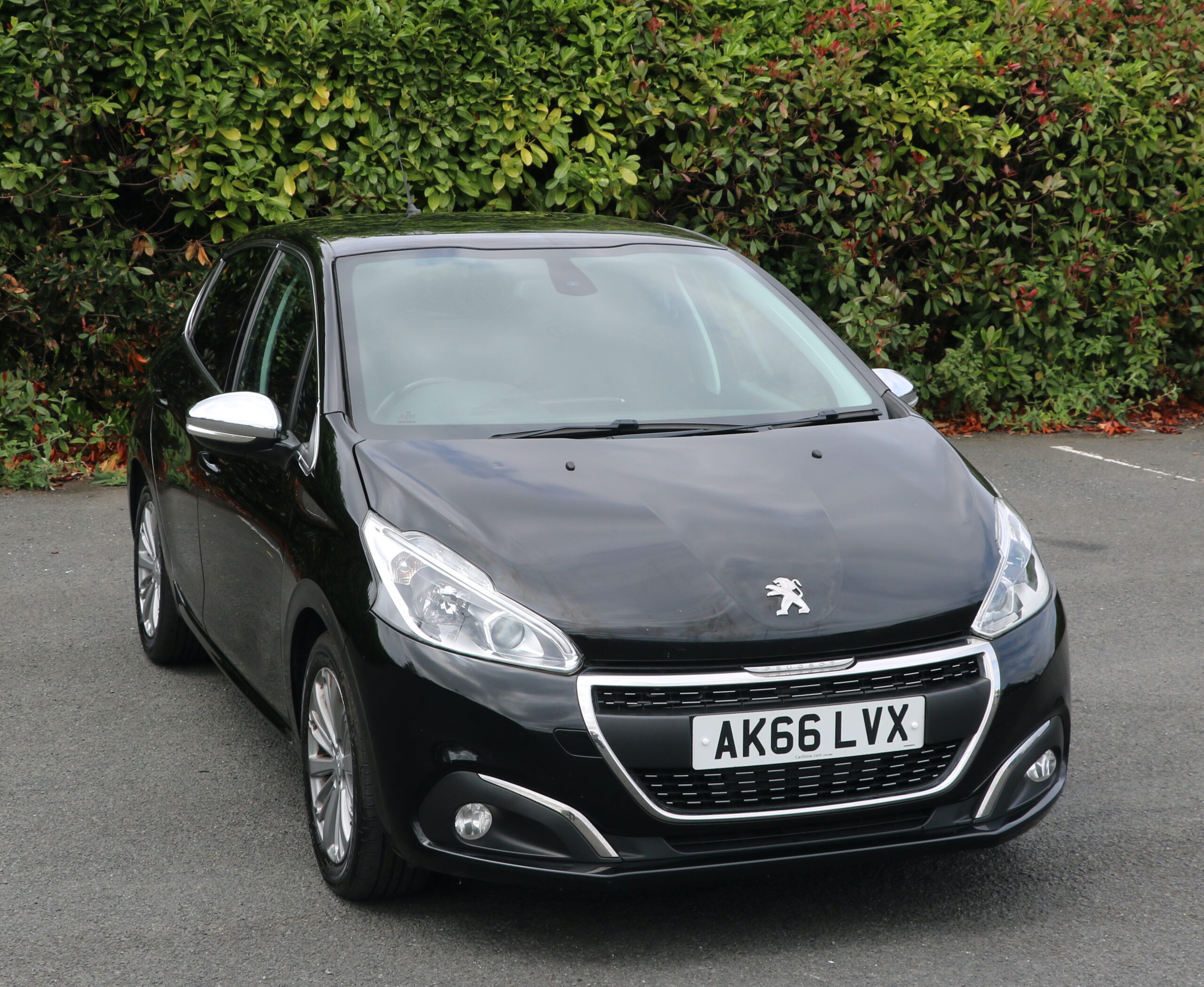 Peugeot 208 1.2cc Petrol Manual Allure spec, 5 Doors, Black, Wet Timing Belt replaced through Main Dealer, AA Warranty - Image 3