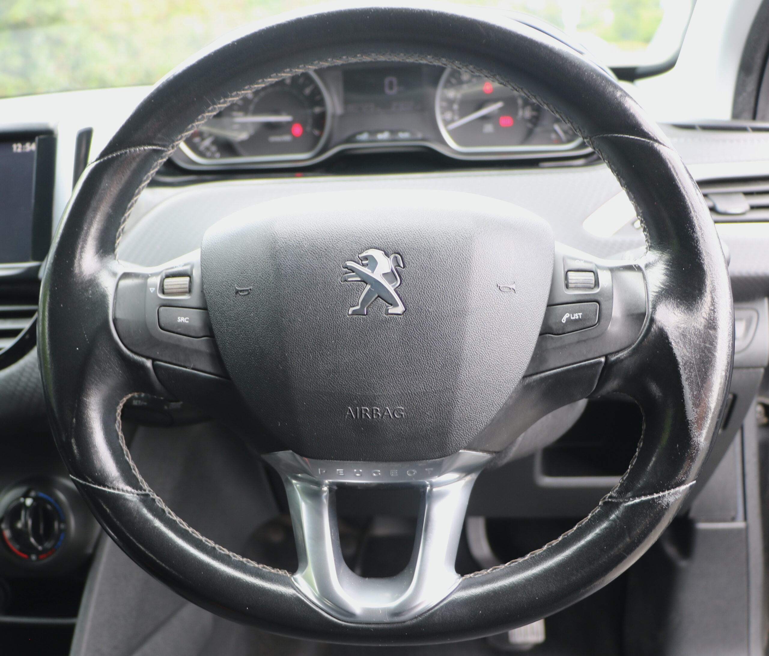 Peugeot 208 1.2cc Petrol Manual Allure spec, 5 Doors, Black, Wet Timing Belt replaced through Main Dealer, AA Warranty - Image 31