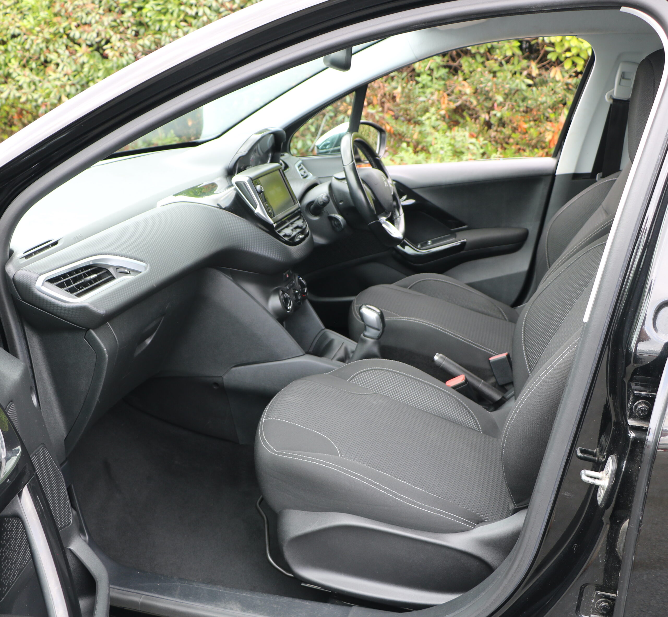 Peugeot 208 1.2cc Petrol Manual Allure spec, 5 Doors, Black, Wet Timing Belt replaced through Main Dealer, AA Warranty - Image 22