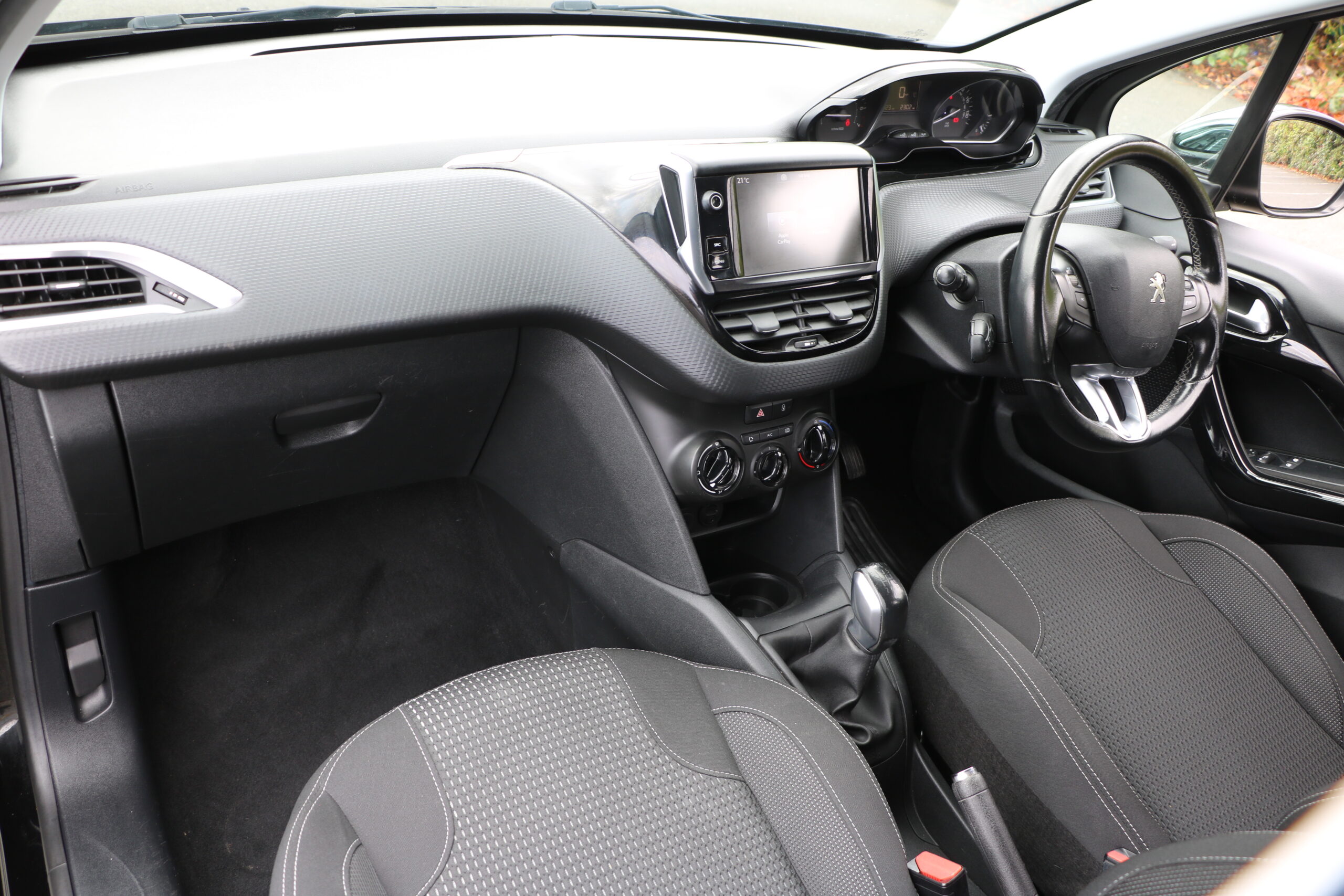 Peugeot 208 1.2cc Petrol Manual Allure spec, 5 Doors, Black, Wet Timing Belt replaced through Main Dealer, AA Warranty - Image 23
