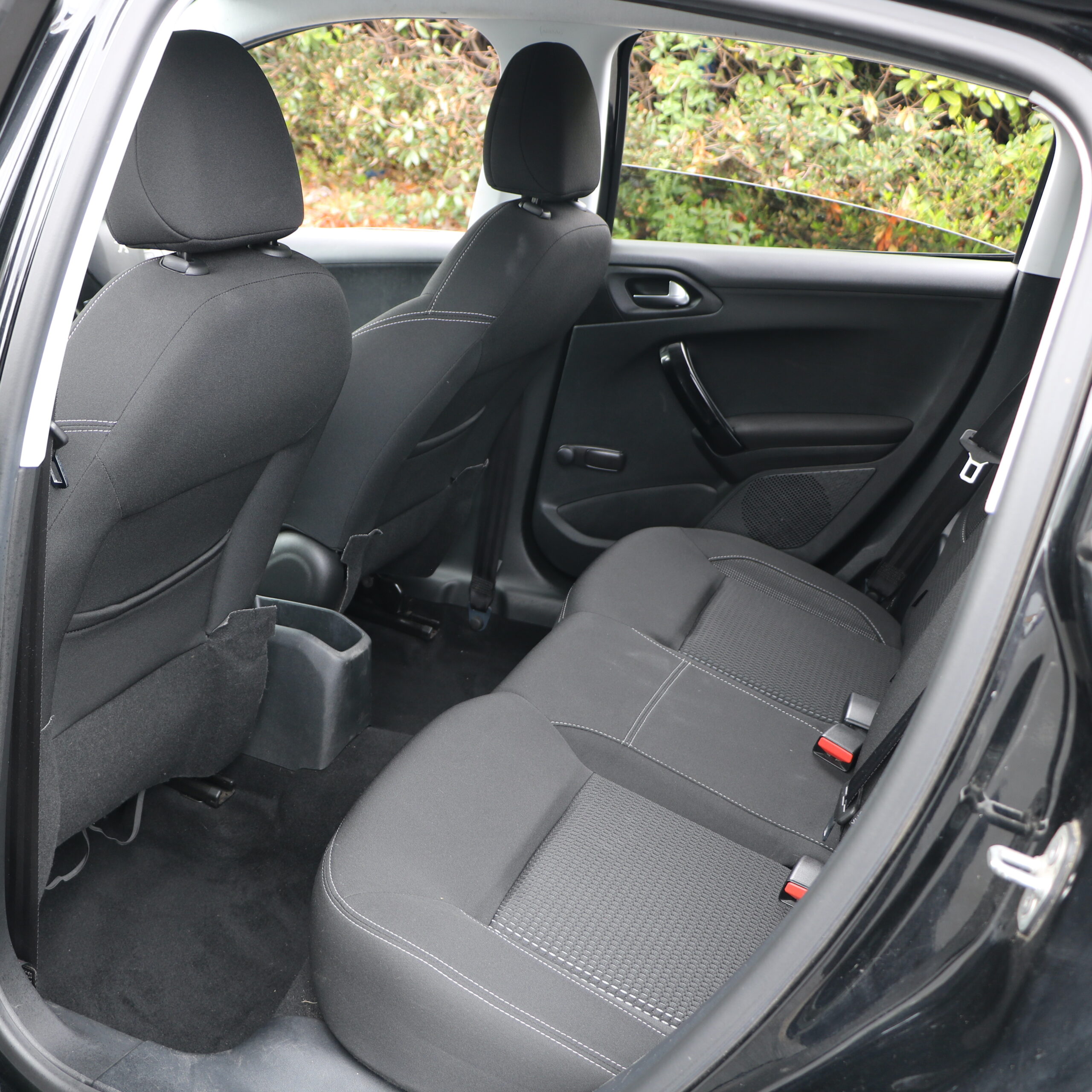 Peugeot 208 1.2cc Petrol Manual Allure spec, 5 Doors, Black, Wet Timing Belt replaced through Main Dealer, AA Warranty - Image 24