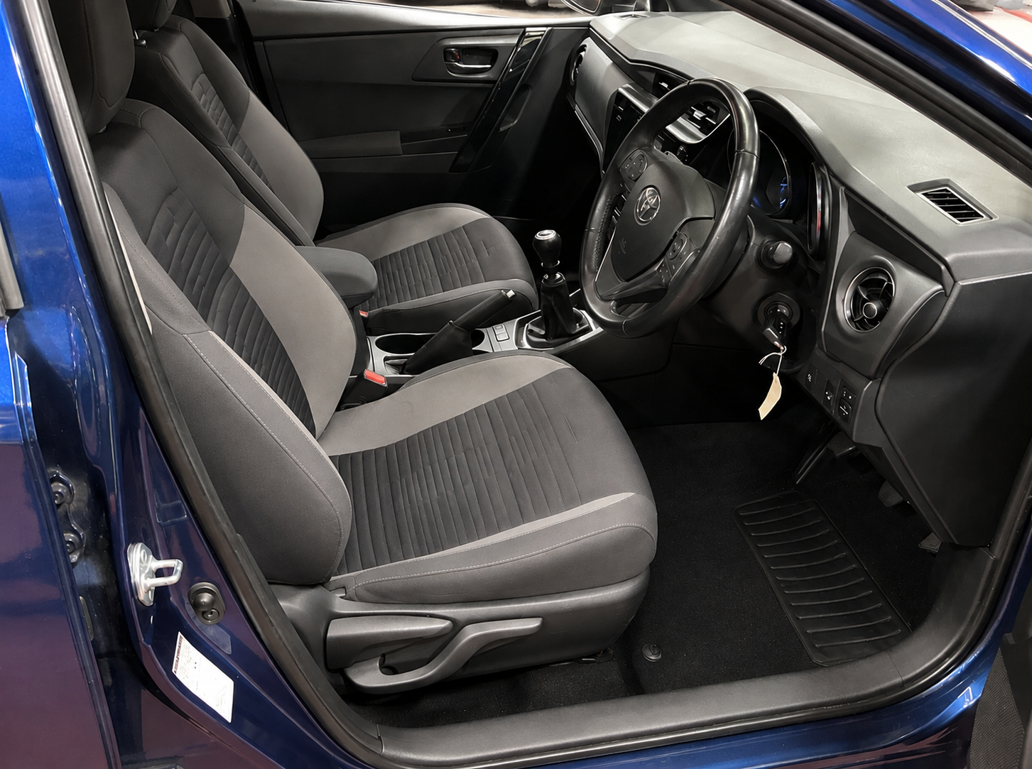 2016 Toyota Auris 1.6cc, 115K Mileage, Diesel, Manual, Blue, AA Warranty Included - Image 10