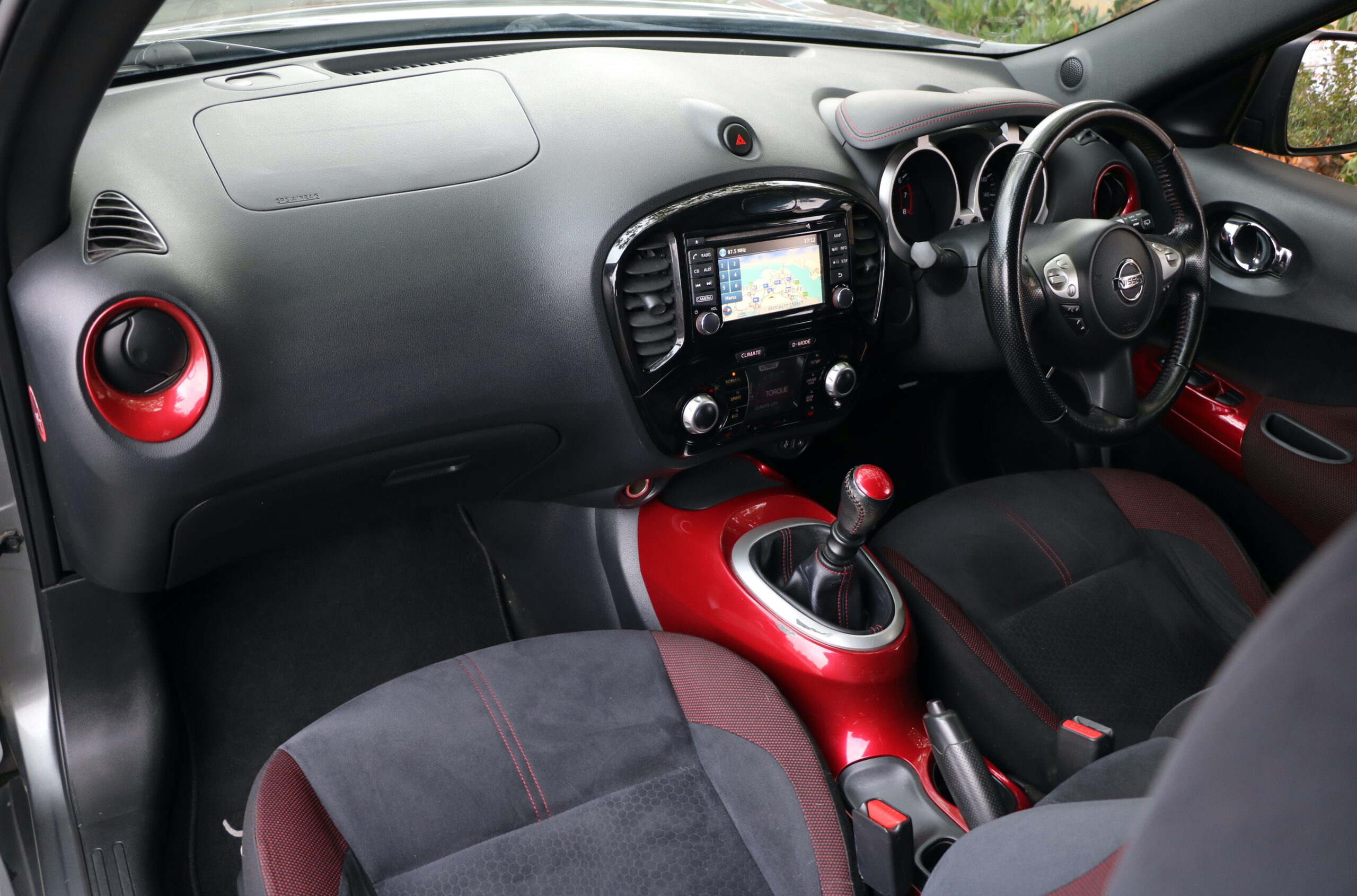 2015 64 Nissan Juke 1197cc Petrol Manual 5 Doors, 46k Mileage, Grey, Acenta Premium spec - Image 22