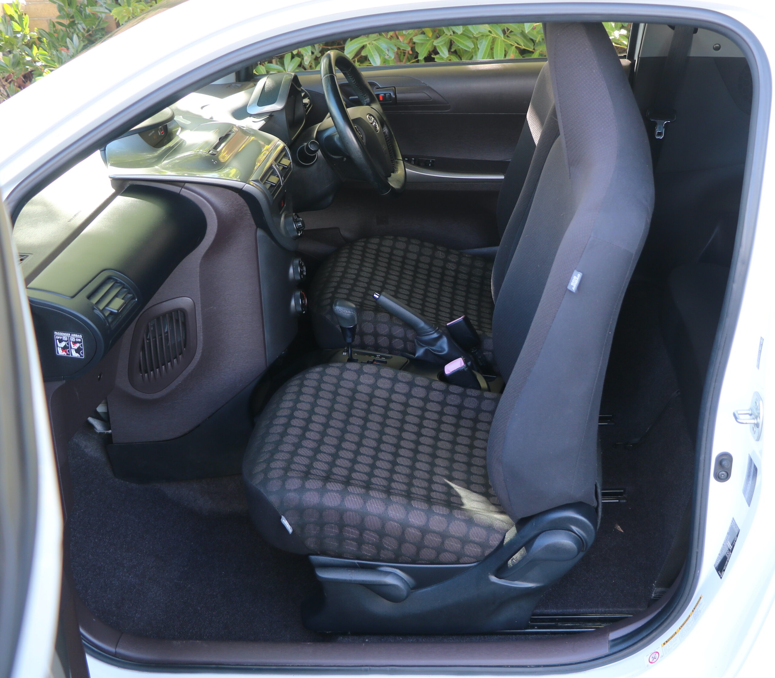 2009 Toyota IQ 998cc Petrol Automatic 3 Doors White, 59k Low Mileage, AA Warranty Included - Image 21